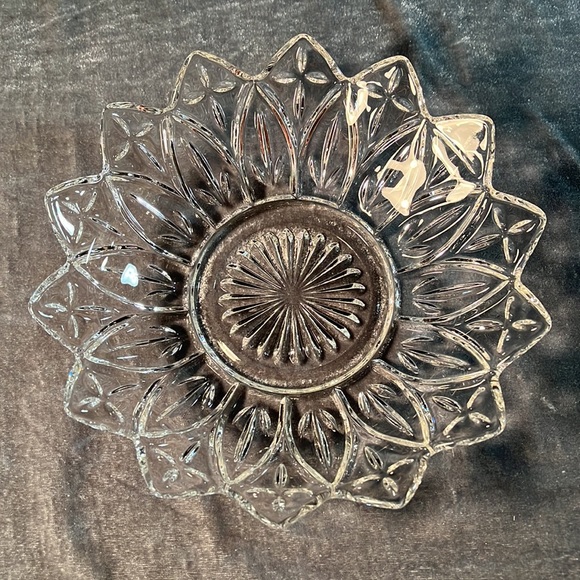 VTG Glass Bowl - Picture 2 of 5